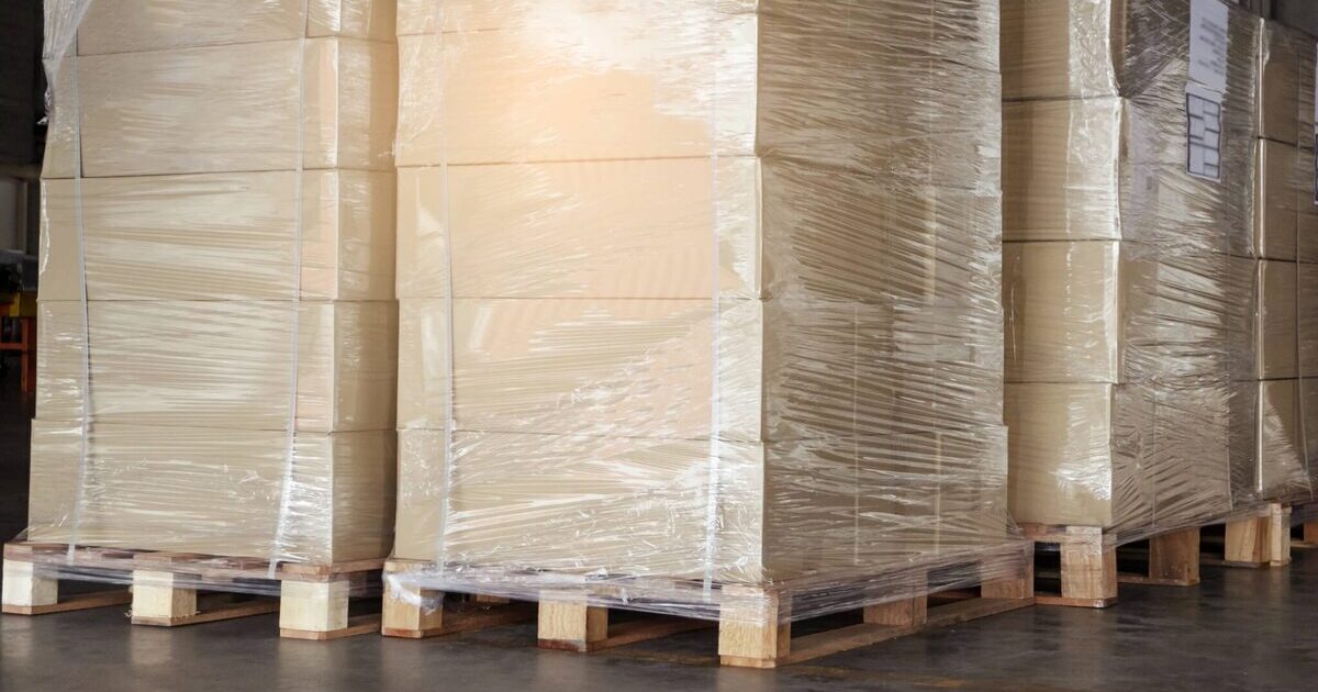 Fasciapallet a tavola chiusa o tavola aperta: quale scegliere per un imballaggio efficiente